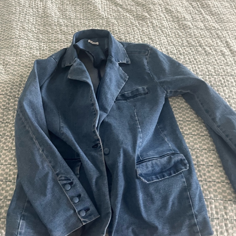 Forever 21 Women's Dark Blue Denim Blazer